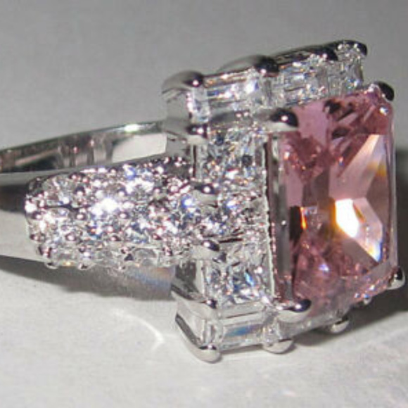 NWT ring square cut cubic zirconia high quality - Picture 6 of 8